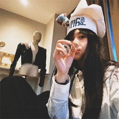 玉女撩春